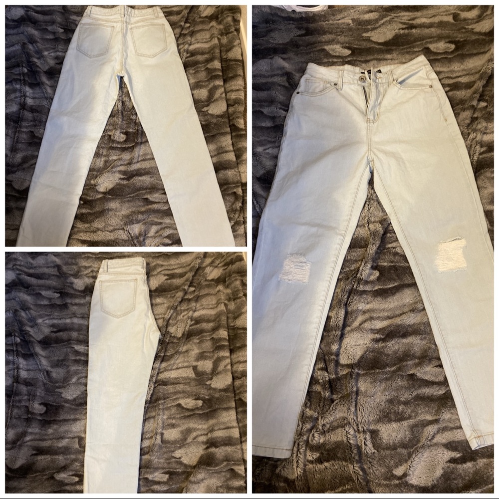 straight leg high waisted jean , never worn <3